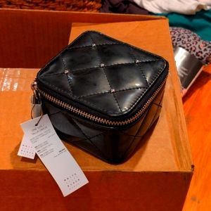 White House Black Market traveling jewelry box